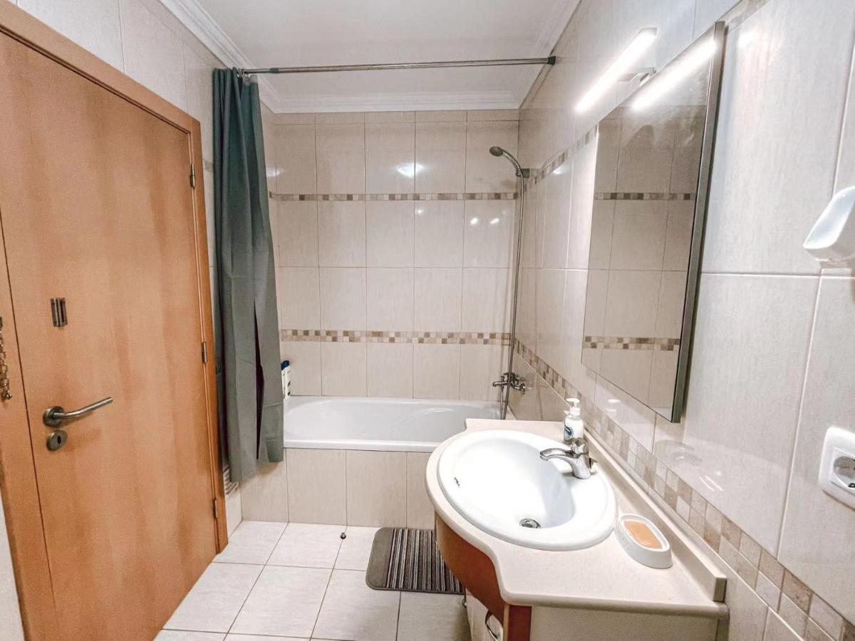 Peniche Master Bedroom With Sea View Balcony, Private Bathroom, Shared Kitchen, Swimming Pool, Surfing Resort Atouguia Da Baleia Exterior foto